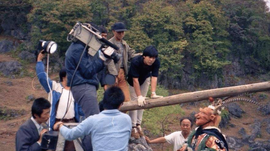 1985年《西遊記》拍攝三集花光300萬,央視來查賬,調查人員淚目_楊潔