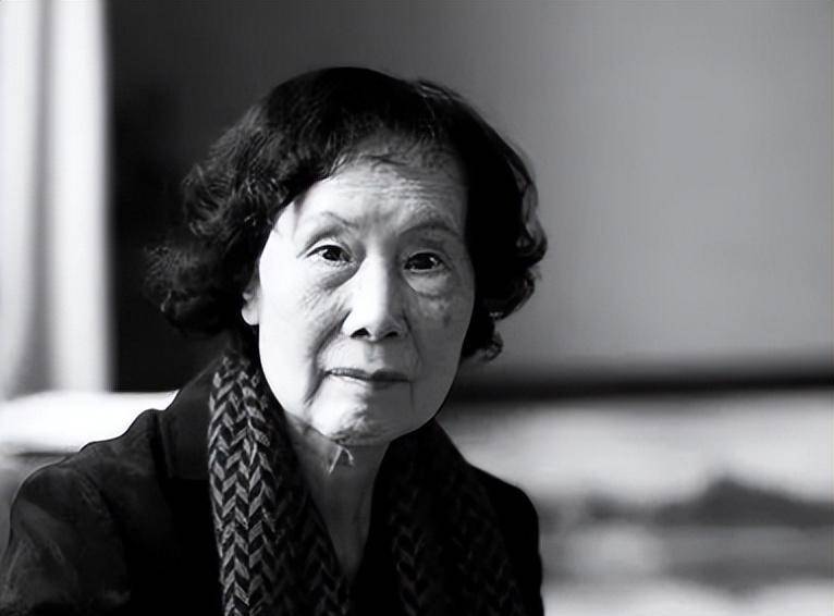 廖静文与徐悲鸿第一次相见,是在中国美术学院图书馆的一次面试中,当时