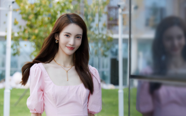 "内娱海后"金晨的风流情史:9个男人被她征服,顶流也逃不掉!