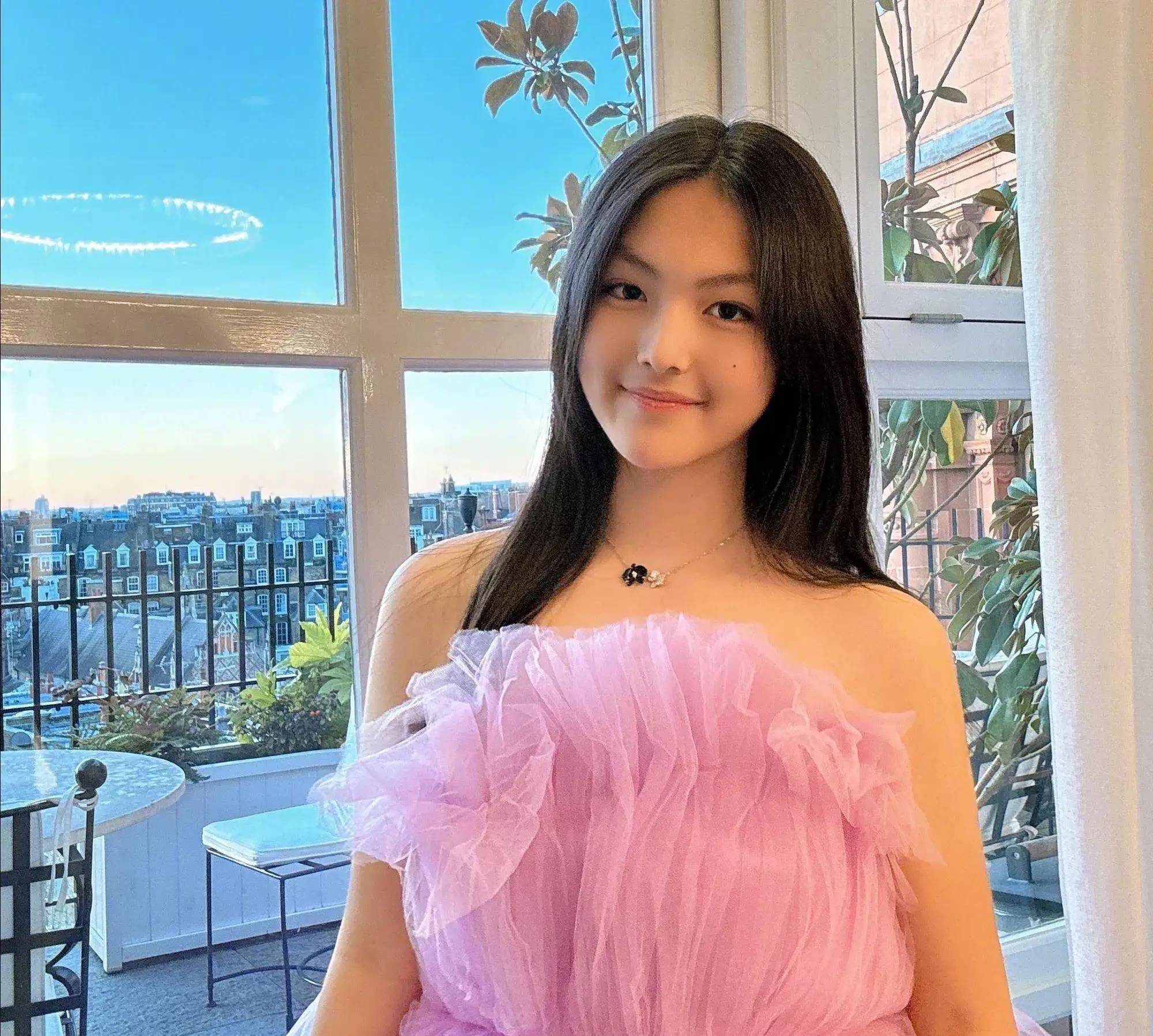 王诗龄杂志花絮曝光!