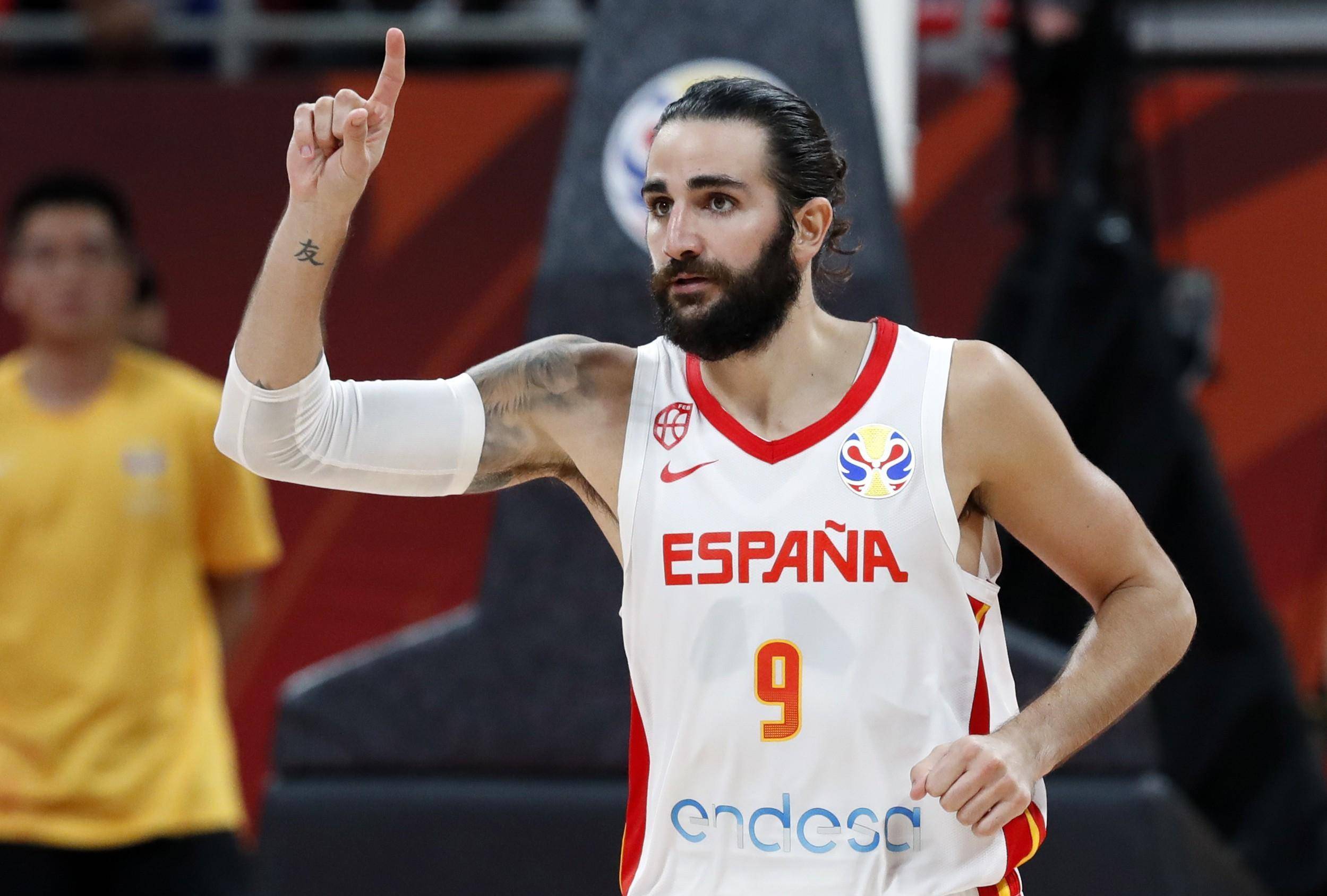 被抑郁症折磨的生活,西班牙"金童"卢比奥告别赛场_母亲_篮球_森林狼队