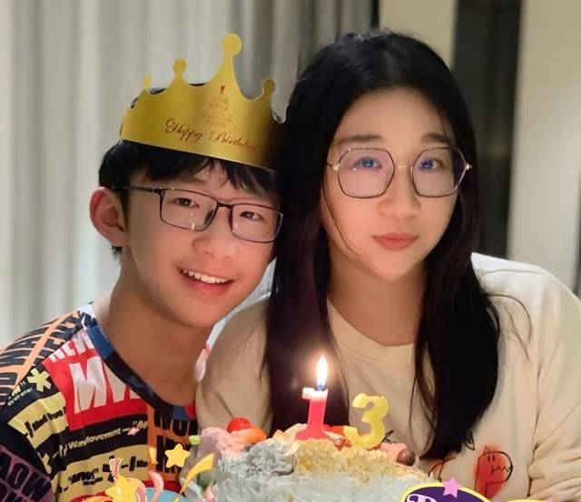 傅首尔谈离婚对儿子影响:不必担心在校被欺负,相信同学足够友爱_孩子