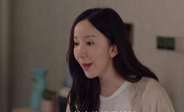 我们这十年:忍了娄艺潇的"肿肿脸",实在忍不了张慧雯的斗鸡眼_表演