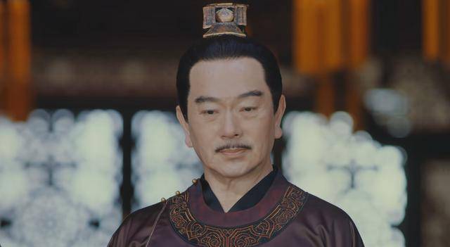 张晨光演君王的角色太够味了,私下的痴情,人前的威严,每一处的气质都