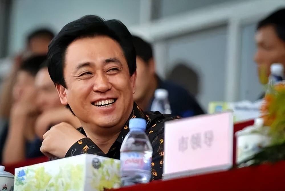 许家印自己拿到了恒大的分红转头又借给了恒大,他前前后后至少买了100