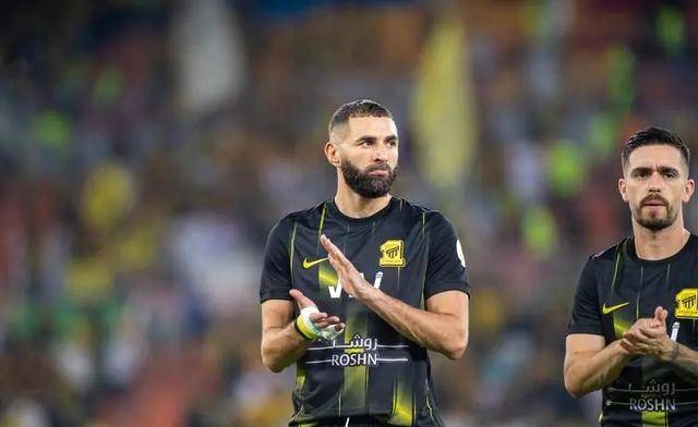 加盟半年后,本泽马被批"水货",进球数仅c罗一半_沙特_吉达_联赛