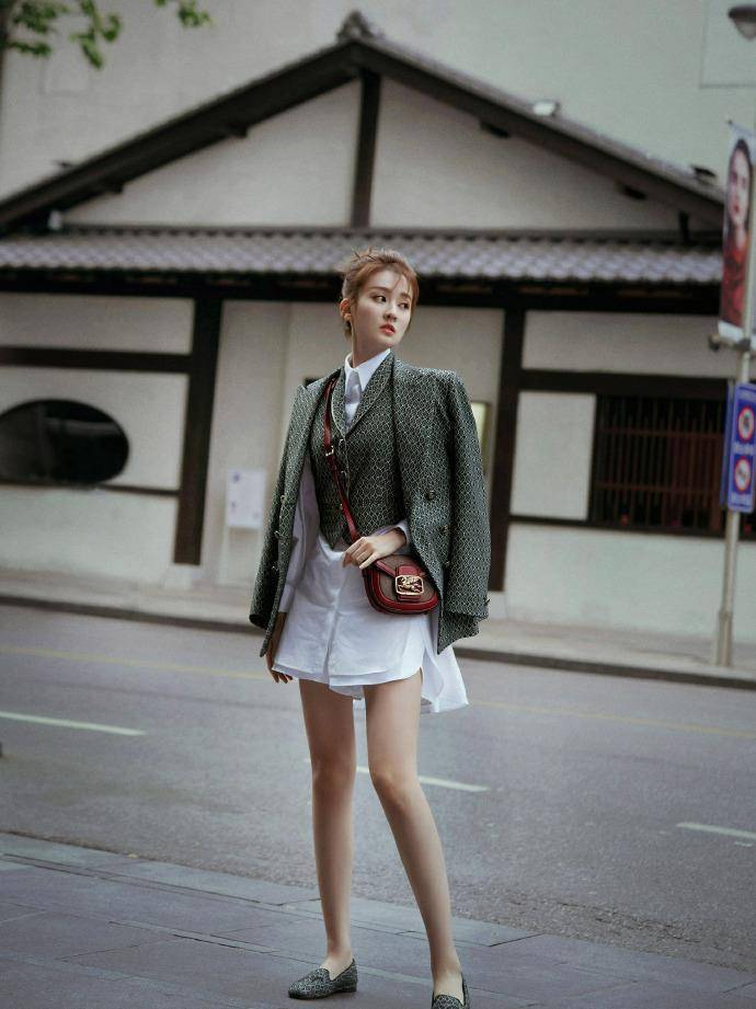 乔欣晒照再次暴露身家!