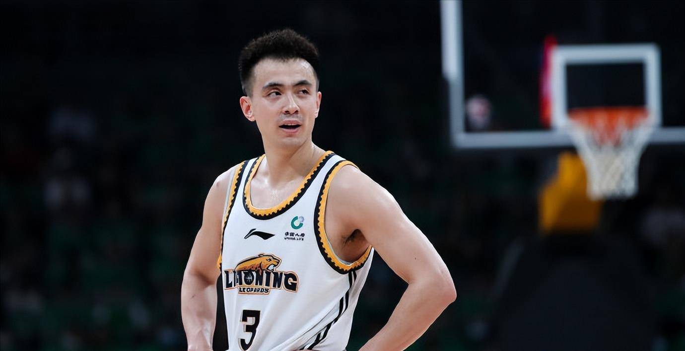 辽篮的最佳球员赵继伟在赛后新闻发布会上保持沉默,没有对比赛发表