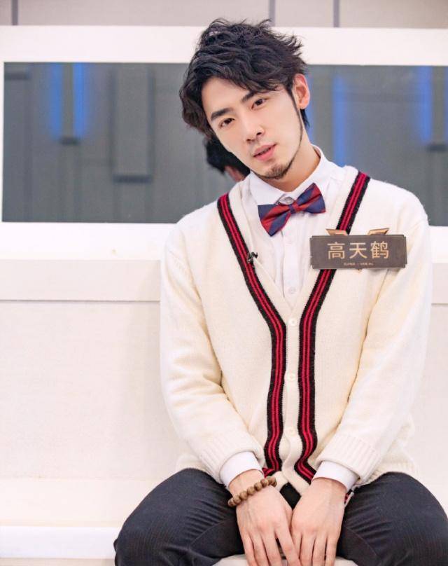 声入人心高天鹤犀利点评引争议,夸完导师夸学员,却三次diss贾凡_节目