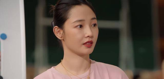 我们这十年:忍了娄艺潇的"肿肿脸",实在忍不了张慧雯的斗鸡眼_角色