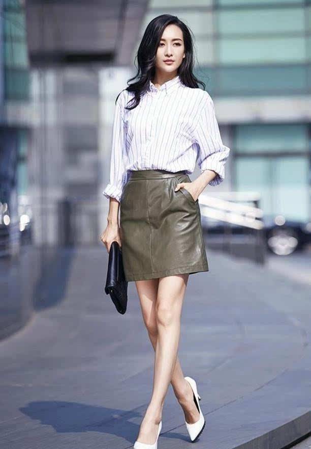 "衬衫 皮裙"才是2021最洋气的穿搭,轻松提升气质!_时尚_显得_服装