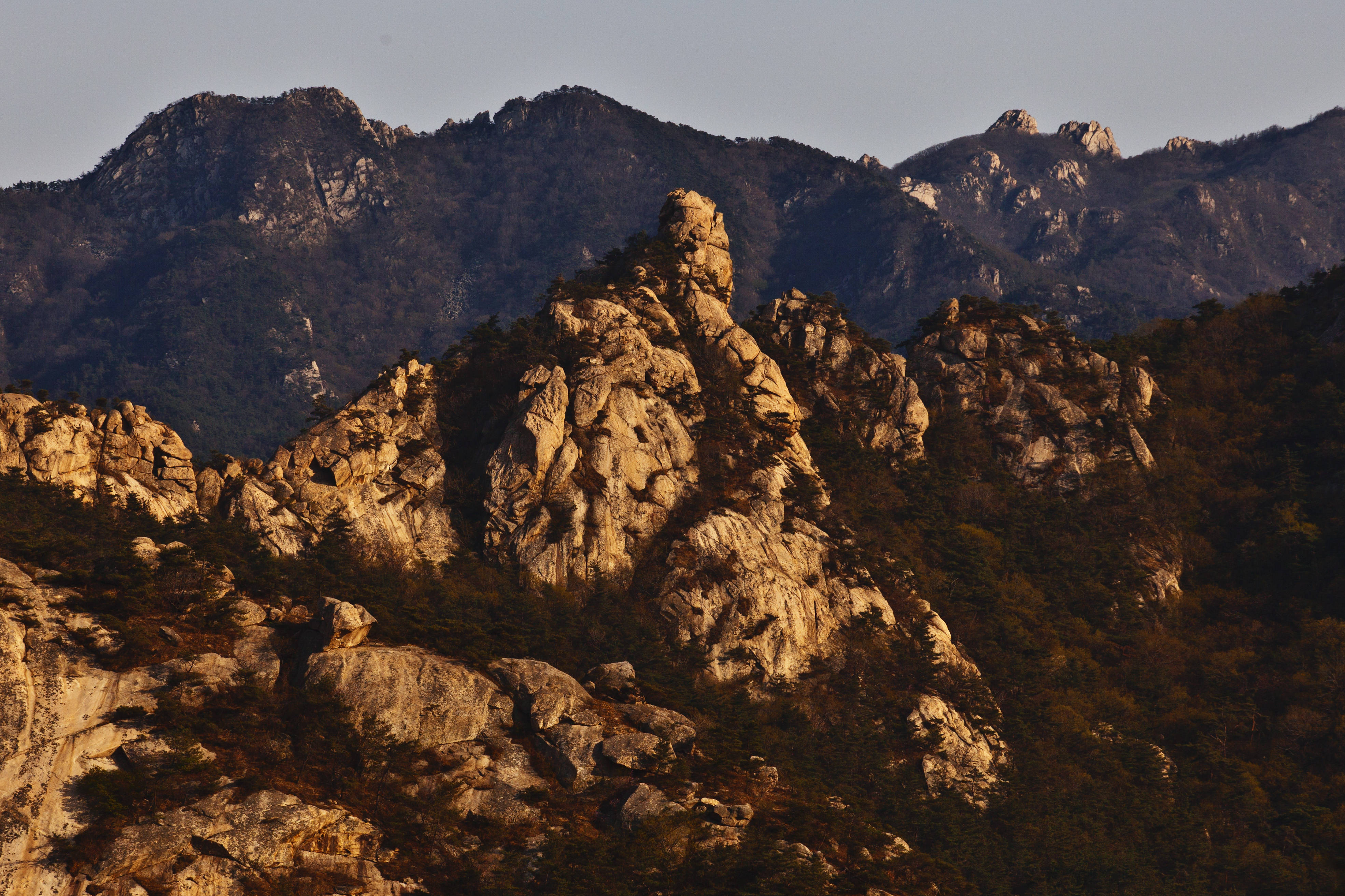 山東一座山,是膠東半島東部最高峰,有