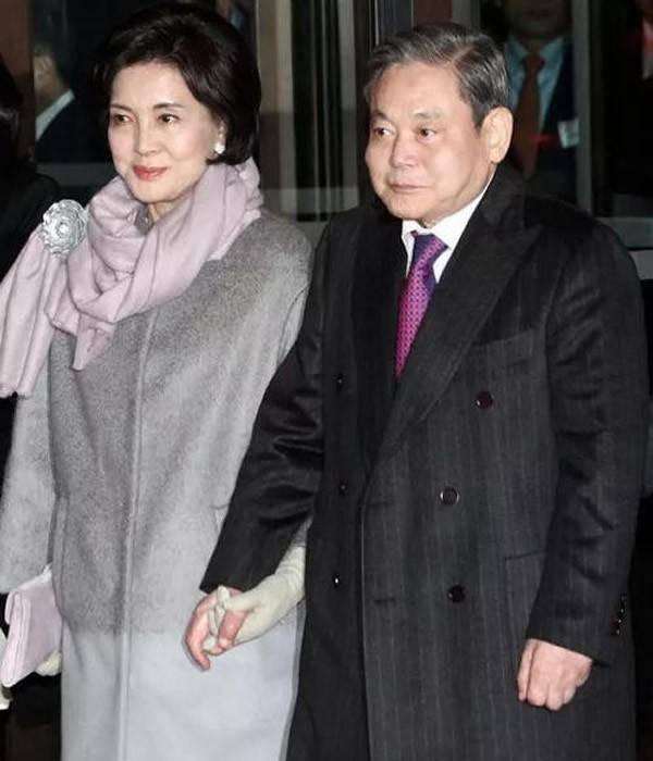 三星小公主李尹馨:天使面孔10亿身家,却为一穷小子殉情,值得么_赵文虞