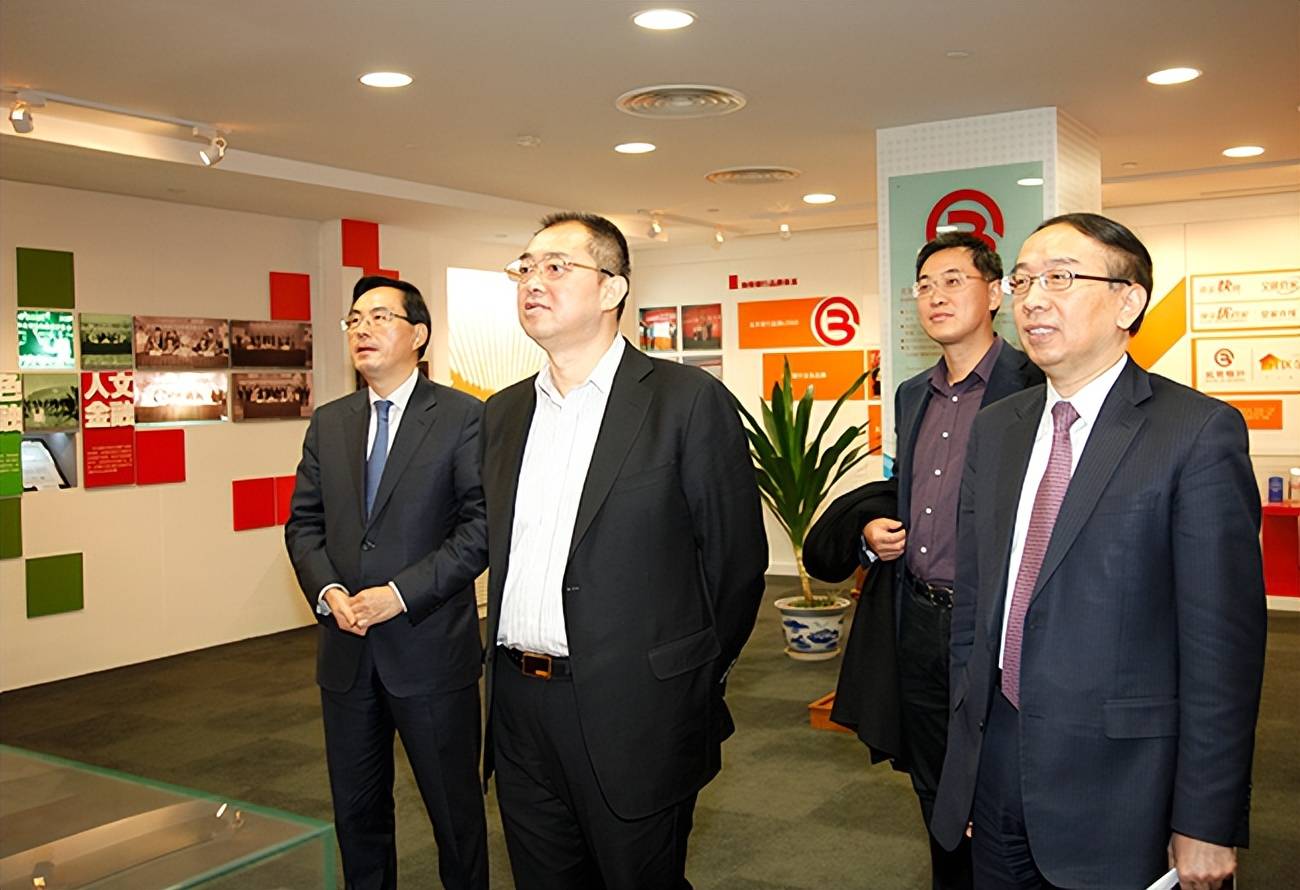 可是夏海钧却无消息,难道他是唯一善终者_许家印_事情_外国