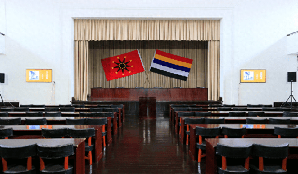 1913年民国政府的国会召开,总统选举及解散国会_袁世凯_梁启超_宪法