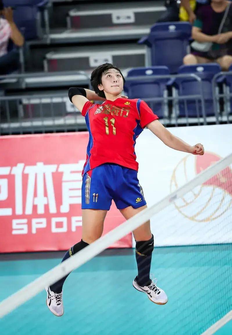 但前面必须加上一个成语"深藏不露",因为陈博雅虽然天赋不俗,技术全面