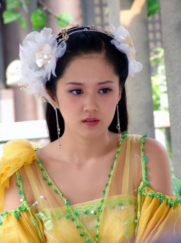 "同脸不同命",刁蛮公主张娜拉与赵丽颖撞脸,大众称:孪生姐妹_何润东