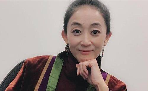 演员陈瑾:自称是不婚主义者,58岁依旧单身,有巫刚陪伴不觉孤单_事业