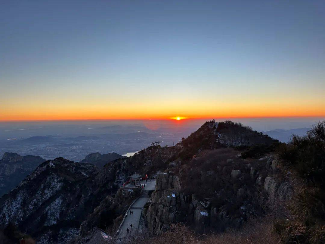 泰山晚霞夕照图片