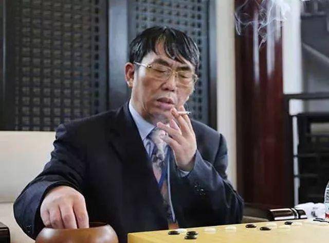 "棋圣"聂卫平:抛发妻娶王静,天命年纪时再娶27岁小矫情妻_孔祥明_围棋