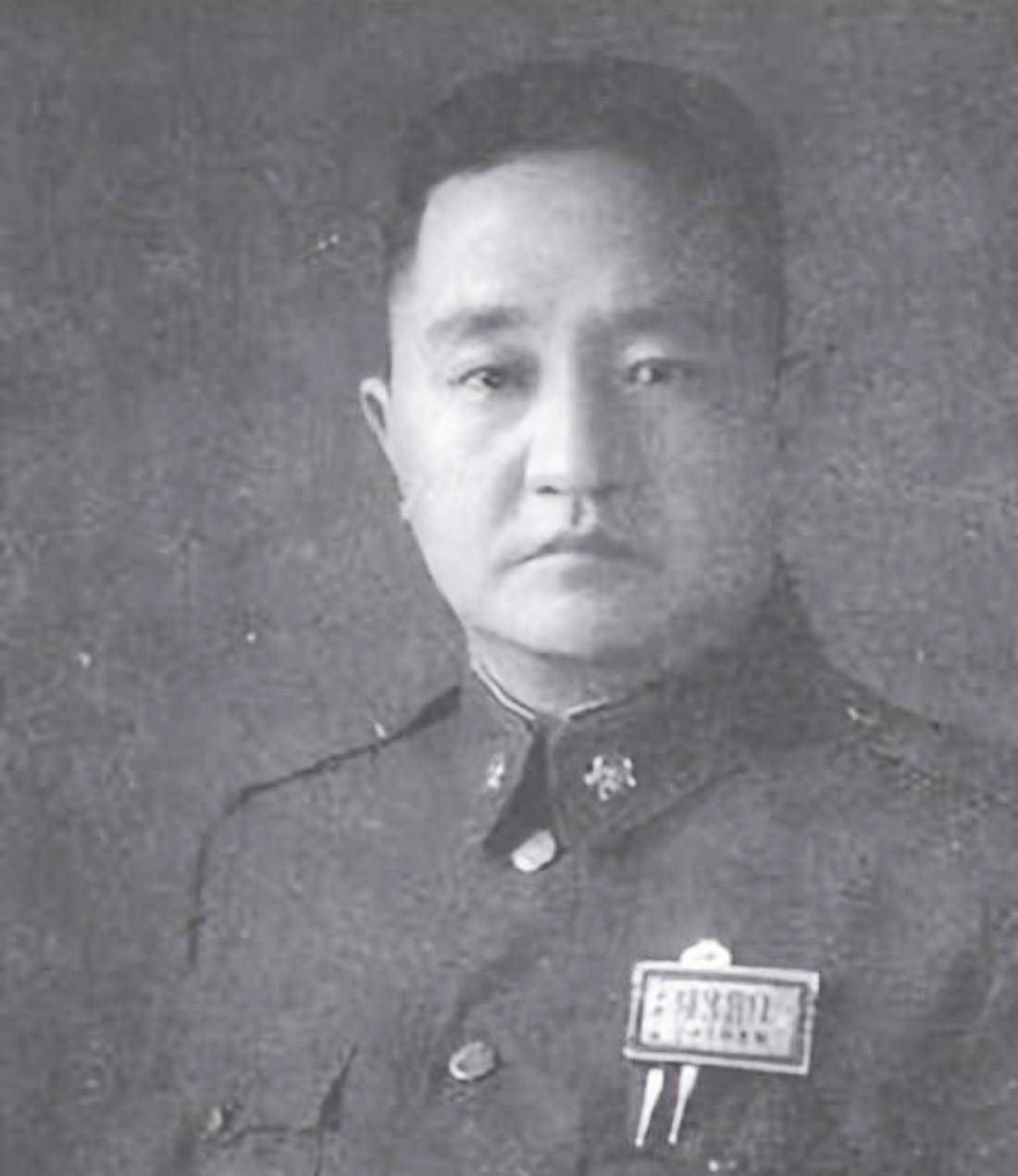 自己信任的副师长竟然事先告密,惊出一身冷汗_蒋氏_卢汉_龙云