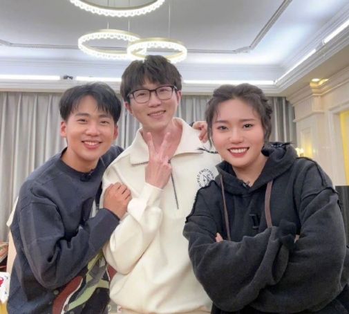 毛不易恋情曝光,全网瞬间炸锅了:他真的喜欢女生?_男朋友_网友_照片