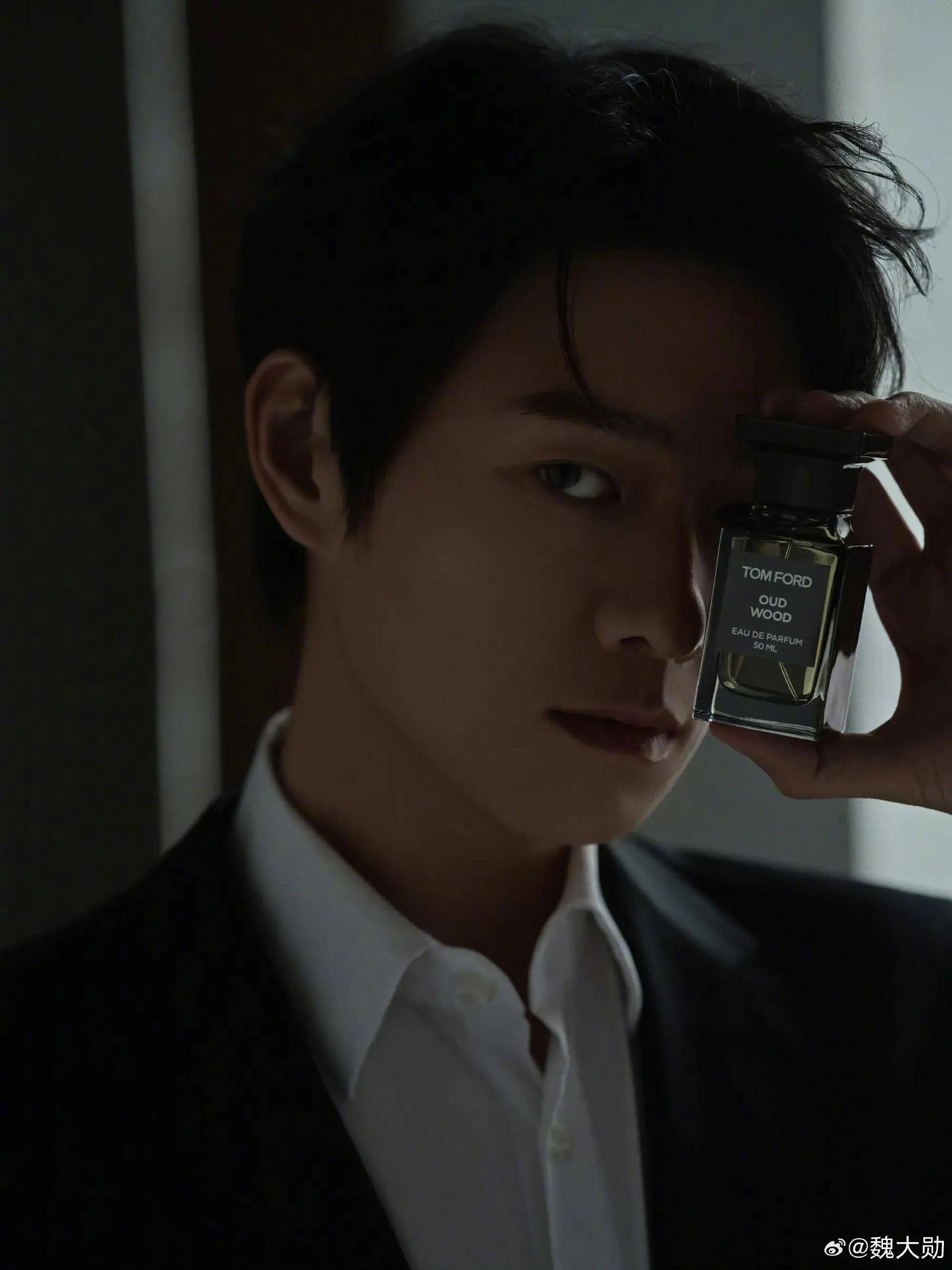 王俊凯王源易烊千玺新海报 魏大勋乌木沉香 迪丽热巴龚俊你好星期六