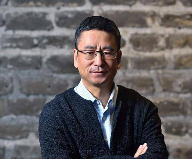 白岩松:我就是一个资深的志愿者,从某种角度来说还是逆行的_公益