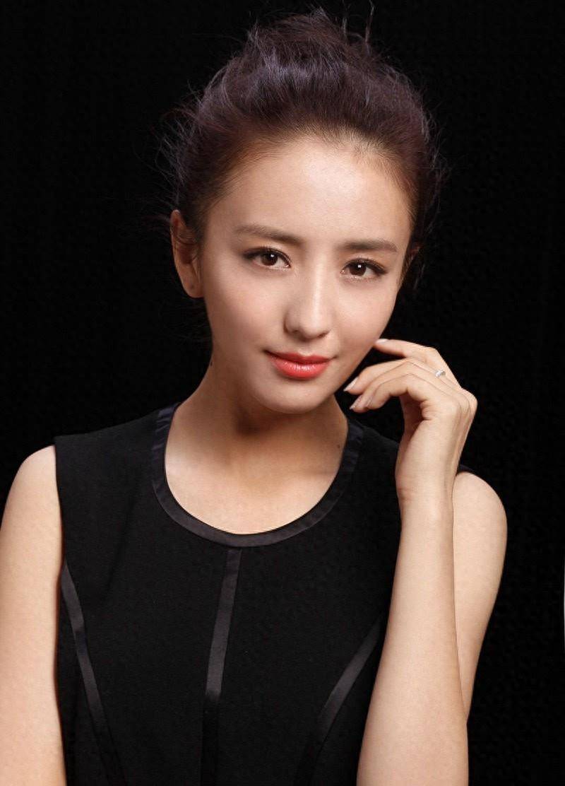 佟丽娅离婚后放飞自我!