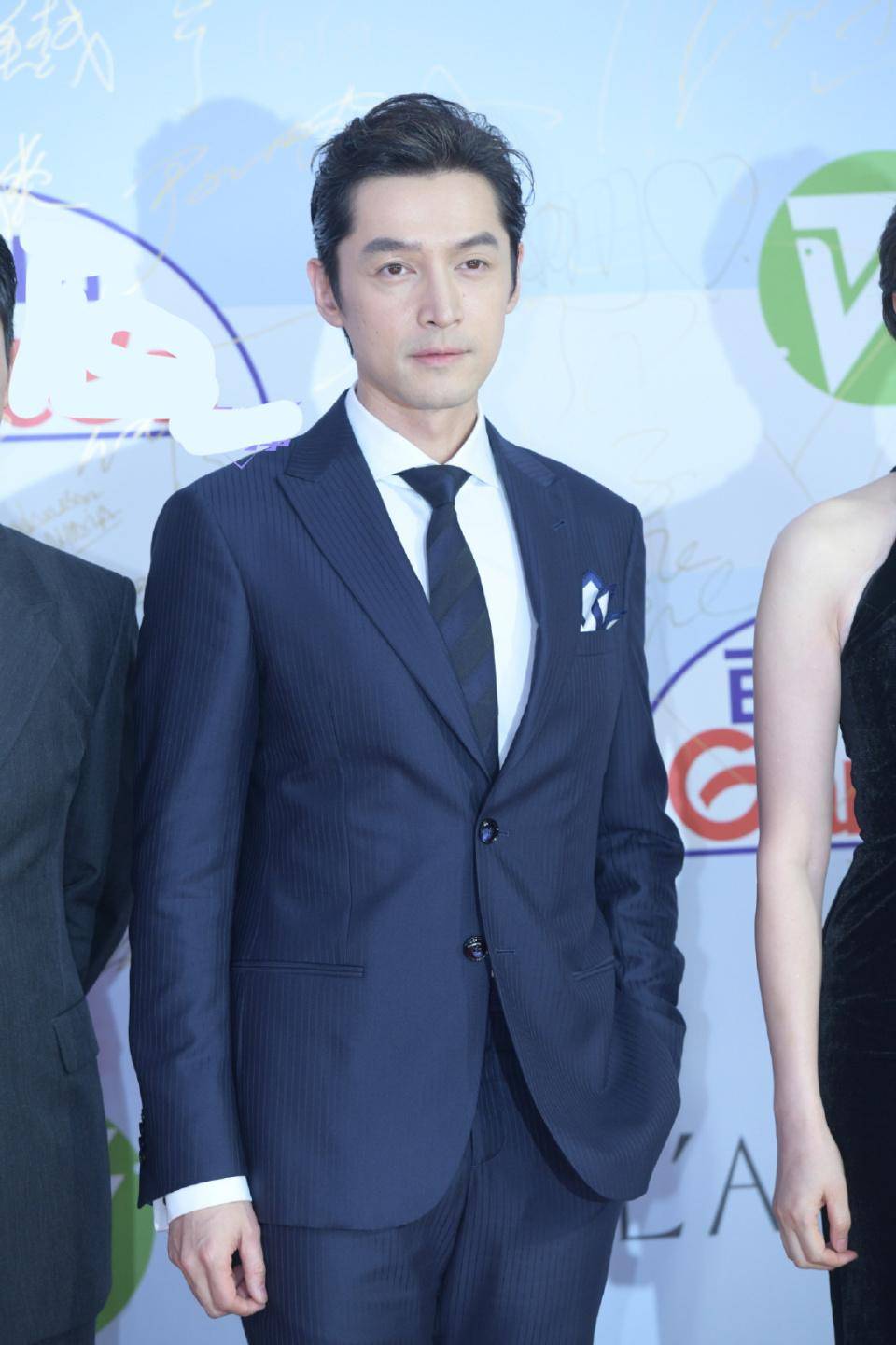 白玉兰红毯:赵丽颖大气,秦岚妩媚,金晨哪吒造型没法看_网友_明星_礼服