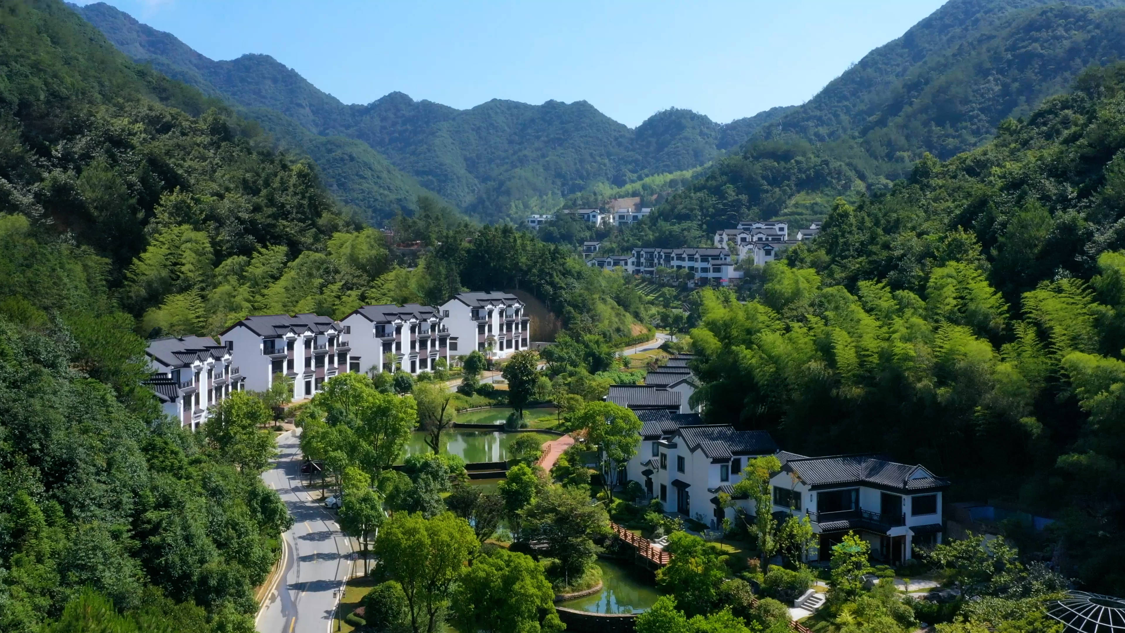 知魚湖,九曲中央山水花園,玄女湖,月牙湖自然營地,水竹灣叢林漂流等