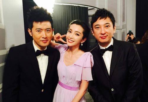 娱乐圈有一种好朋友叫"李冰冰与任泉",一个广告就挣20万