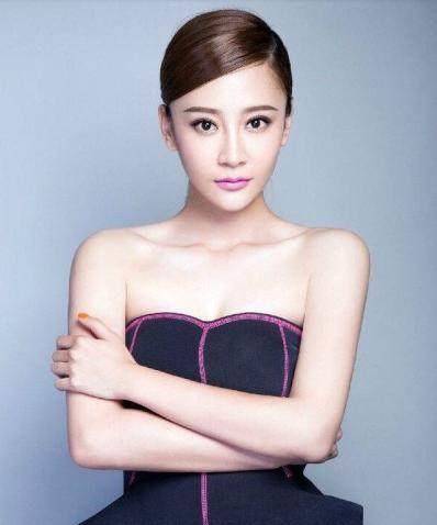 实力坑队友,曹云金生日礼物收到一个"女朋友",让唐菀情何以堪_雷佳音