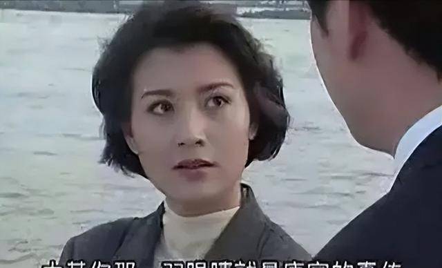 同鮑小姐,孫柔嘉等與方鴻漸產生過情事的女人相比照