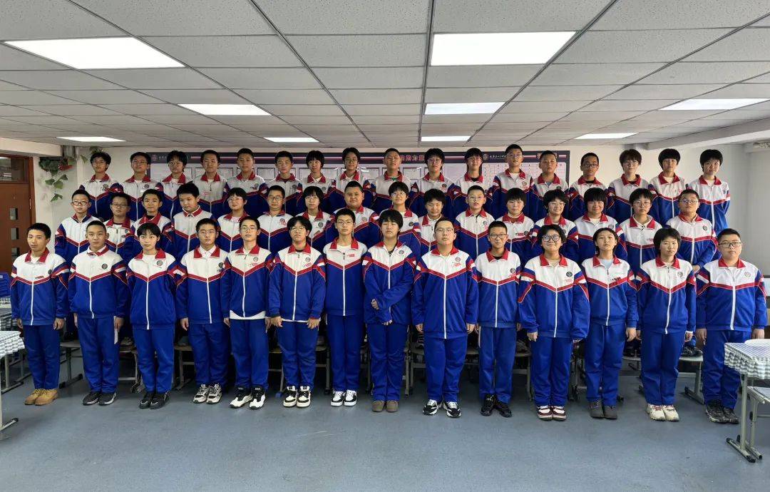 长春五十二中赫行实验学校七年级唱响最美2024庆元旦歌咏比赛_少年