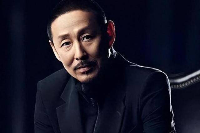 68岁陈道明近况曝光,上衣被扒不超5百元,沧桑变老仍气场十足_岁月