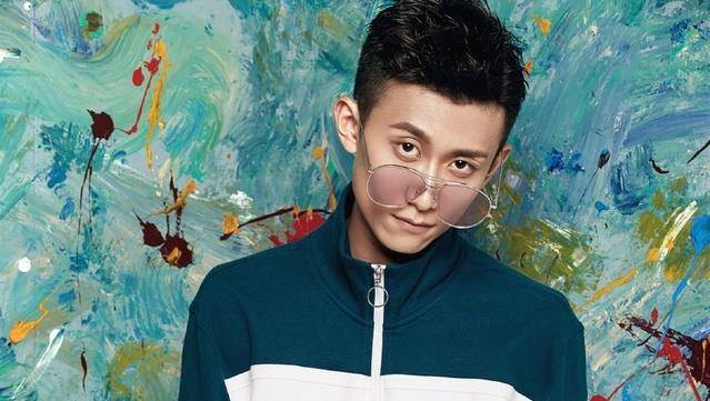 网友偶遇张一山,大叫一声刘星!张一山的表情真是绝了_演技_鲜肉_戏路