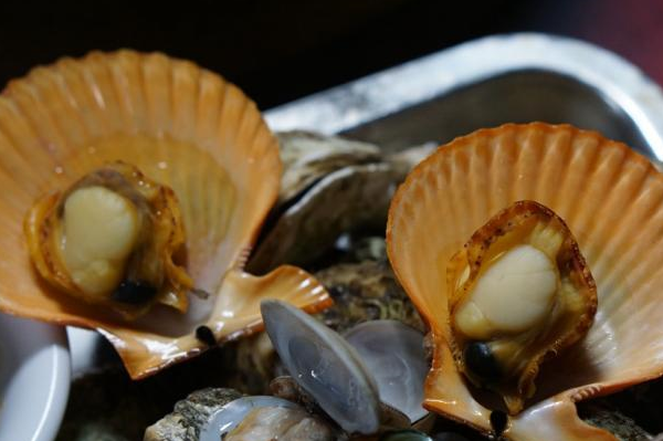 人均80就能吃到一桌新鲜美味海鲜大餐,本地人都爱来的舒味大排档_闽南