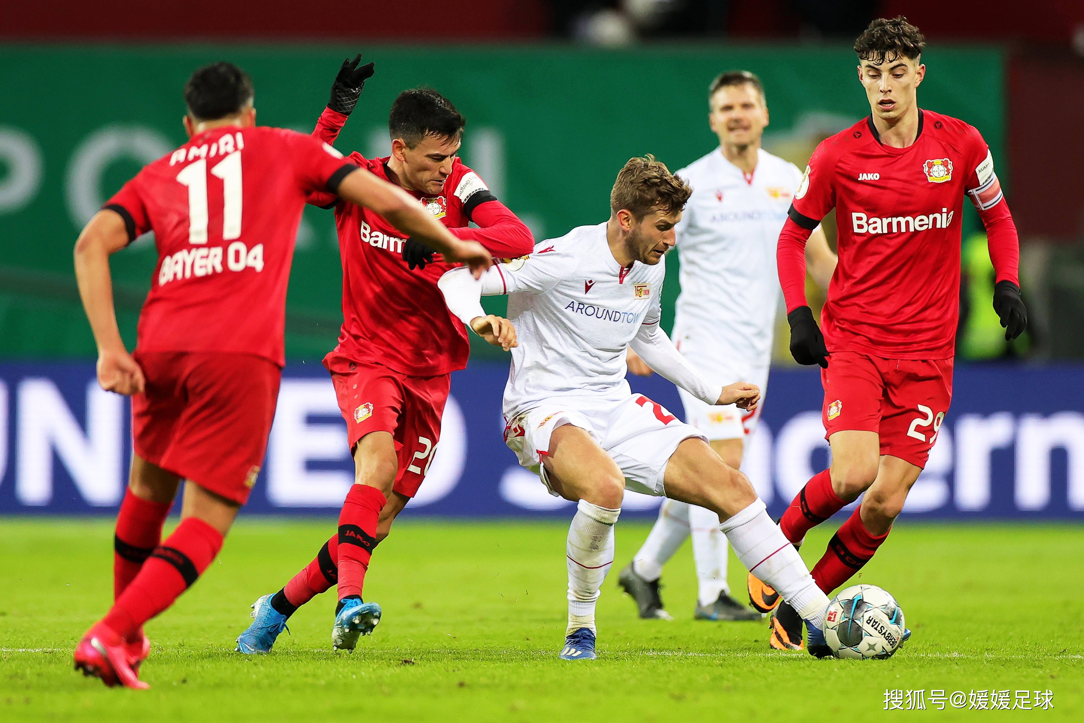 莱比锡红牛近况:莱比锡红牛目前联赛积33分排名第四位,与前三位置相差