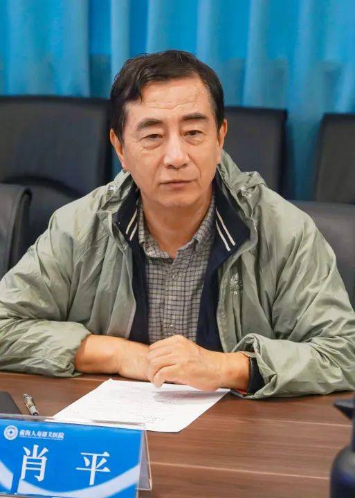 北京大学原常务副校长柯杨一行莅临前海人寿韶关医院调研座谈_医疗