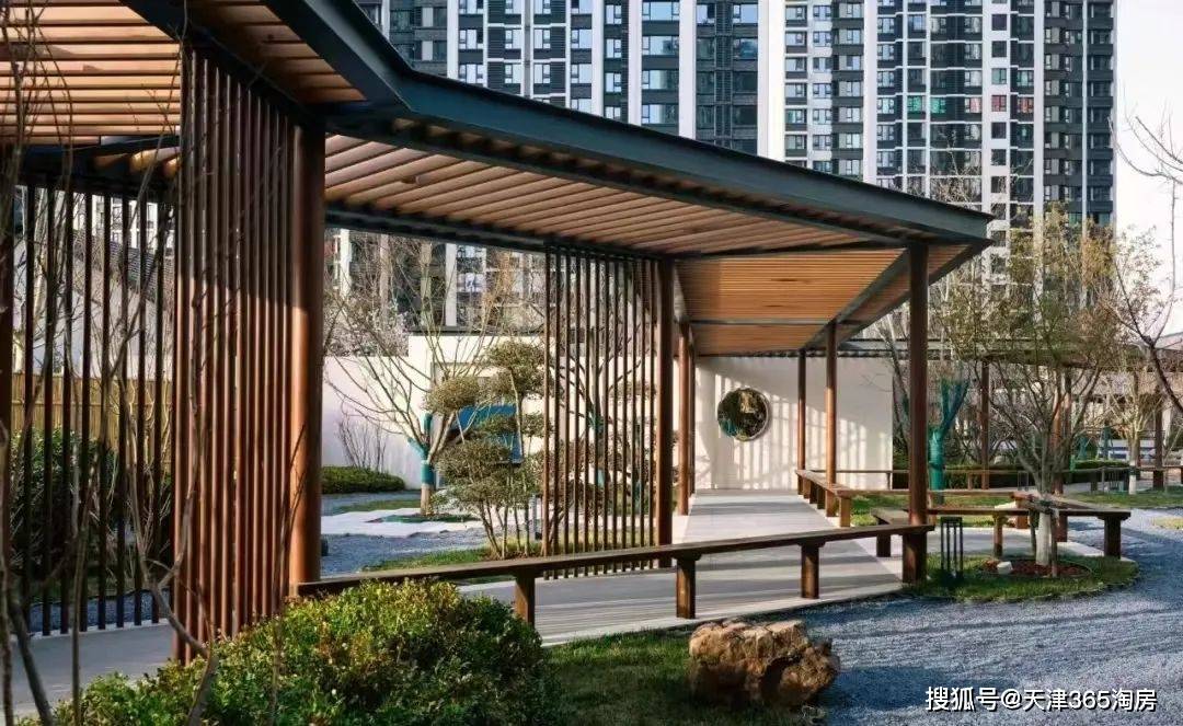 格调榴园2022年底交房后好评如潮,再加上官宣九年一贯制学校,更是给