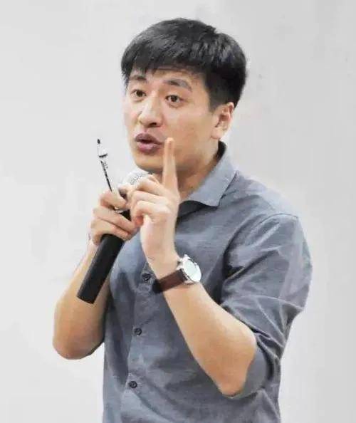 张雪峰向哈理工捐款100万:每人5000元,用于大一贫困生学费