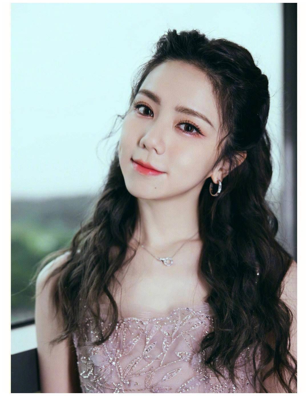 33岁邓紫棋遭遇职业困境!