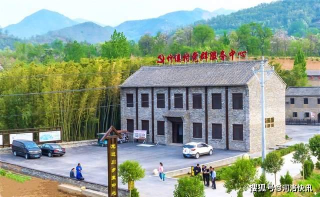 让养殖户足不出村就能接受培训,办理贷款;在宜阳,张坞镇竹溪村改造原