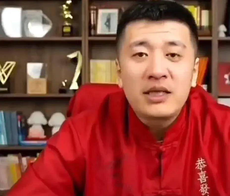 如今8年过去了,张雪峰老师突然官宣2024年,给自己当年嘲讽的对象哈