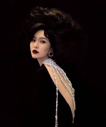 唐嫣百变造型再现上海滩风情_镜头_唯美_露背装