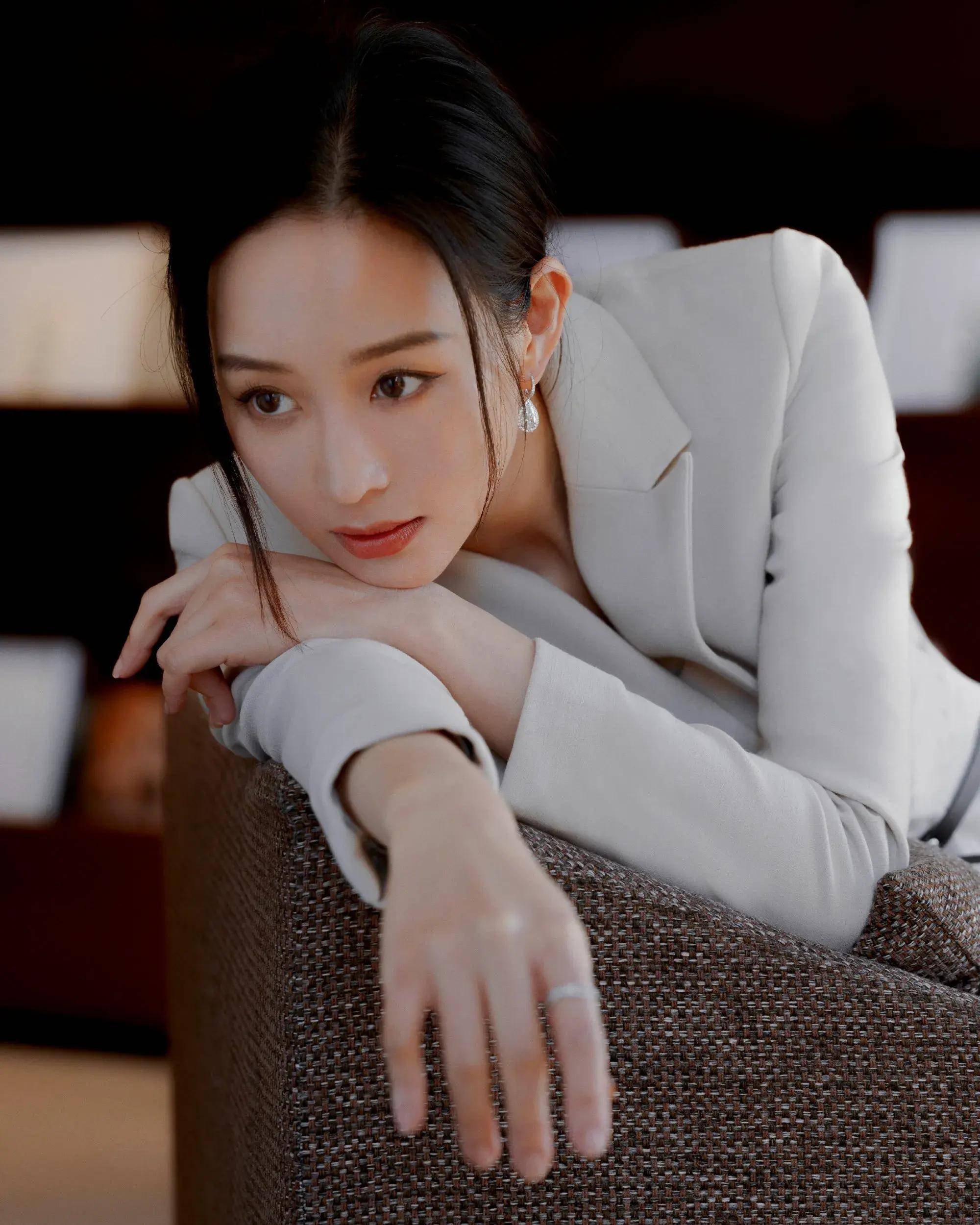 张钧甯,内娱学霸,与赵又廷分手后一直单身,如今41岁传来好消息_感情