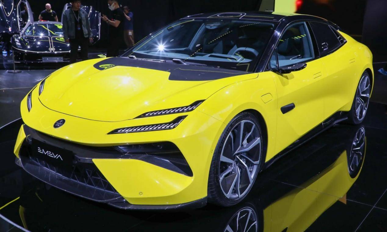 重量保持在680公斤的 elan,到被广大驾驶爱好者追捧的elise,路特斯的