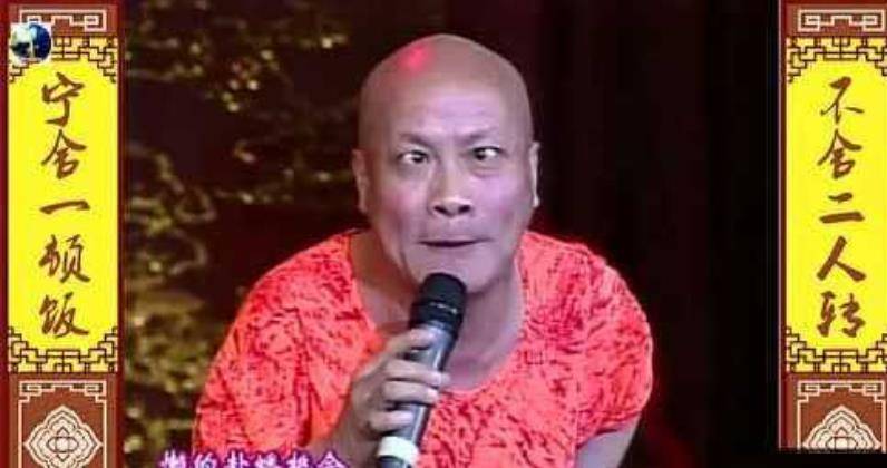 1999年翟波凭借着精湛的二人转实力,被入选央视年剧《乡间十二月》中