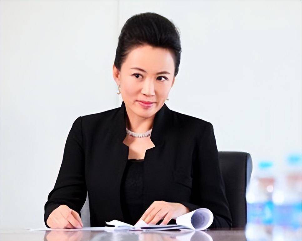 演员马丽:国家一级演员,被丈夫宠爱32年,戏红人不红也幸福
